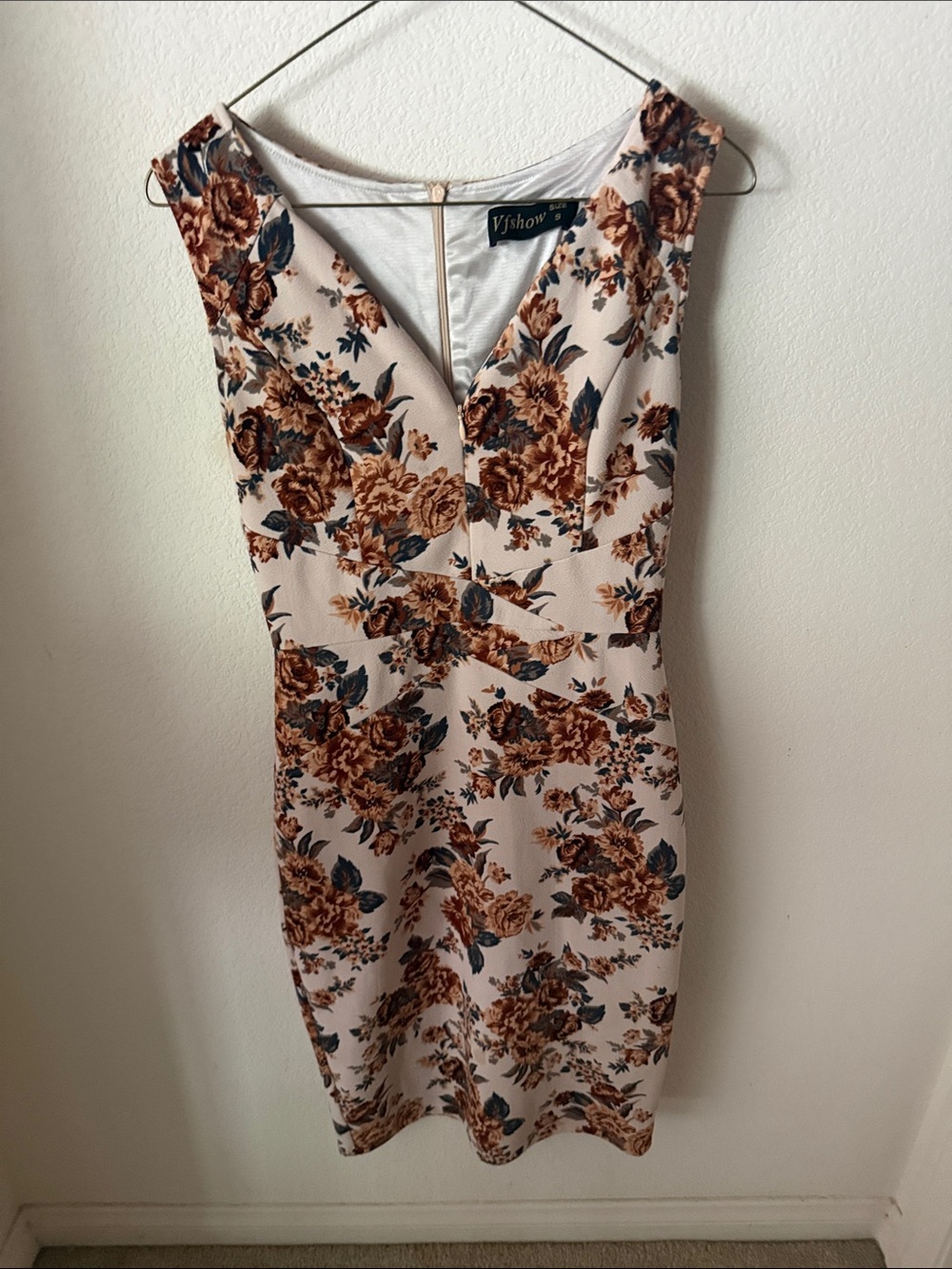 Vishow Beige Floral V-Neck Midi Dress
